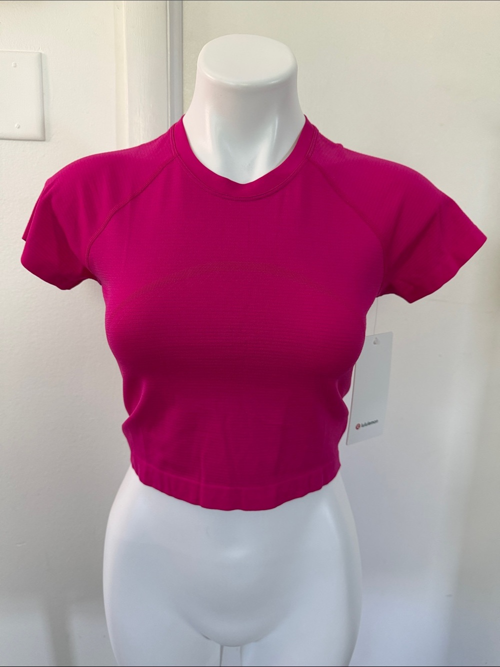 Lululemon - Swiftly Tech Cropped Short Sleeve 2.0 - Size 8 - NWT - Picture 2 of 7